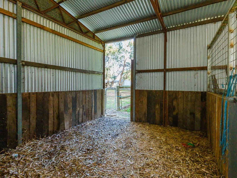 95 Masters Rd, Darling Downs WA 6122