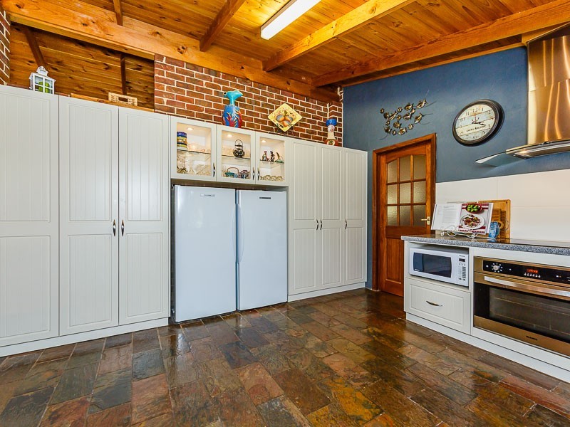 95 Masters Rd, Darling Downs WA 6122