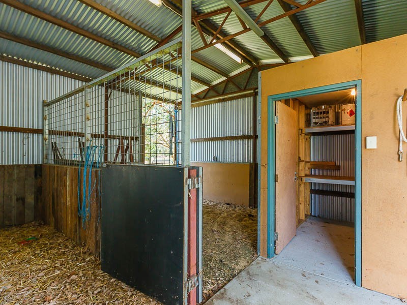 95 Masters Rd, Darling Downs WA 6122