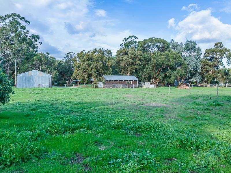 95 Masters Rd, Darling Downs WA 6122