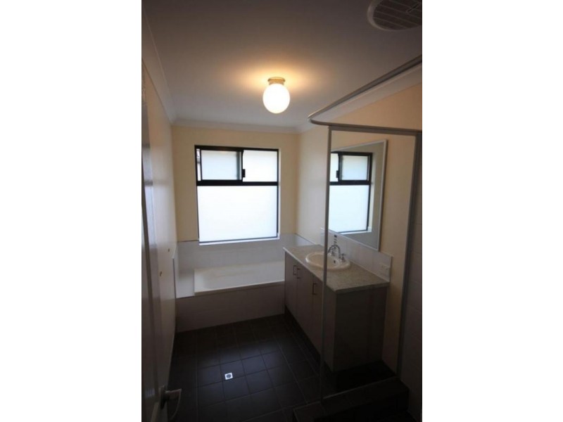 267B George St, Queens Park WA 6107
