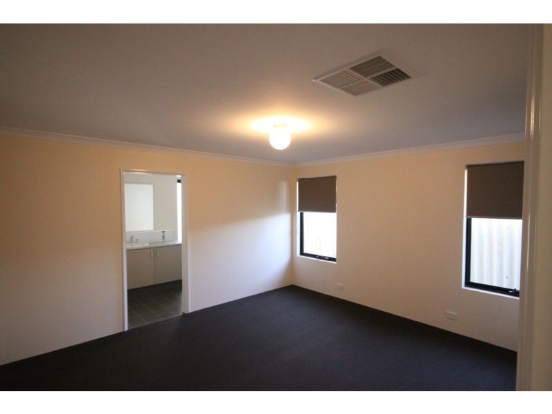 267B George St, Queens Park WA 6107