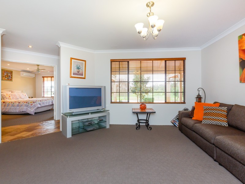 Champion Lakes WA 6111