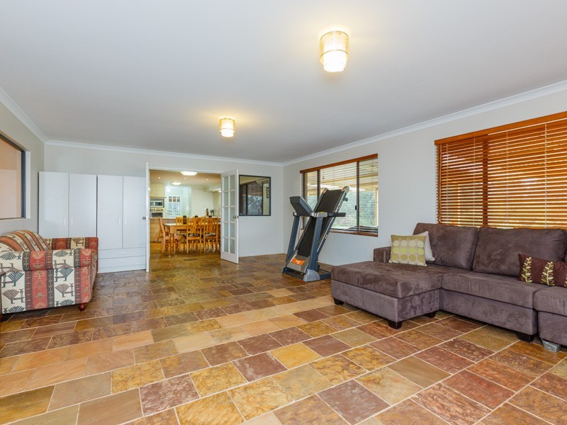 Champion Lakes WA 6111