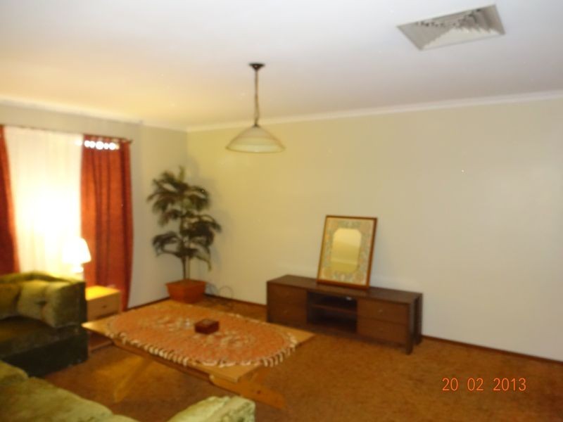 12 Trotman Ave, Newman WA 6753