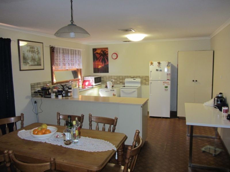 12 Trotman Ave, Newman WA 6753