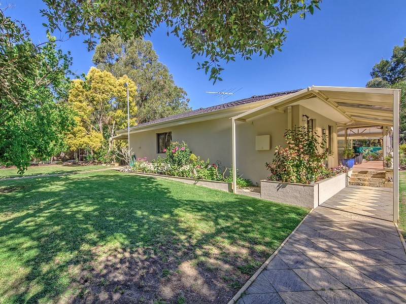 19 Bernborough Way, Darling Downs WA 6122