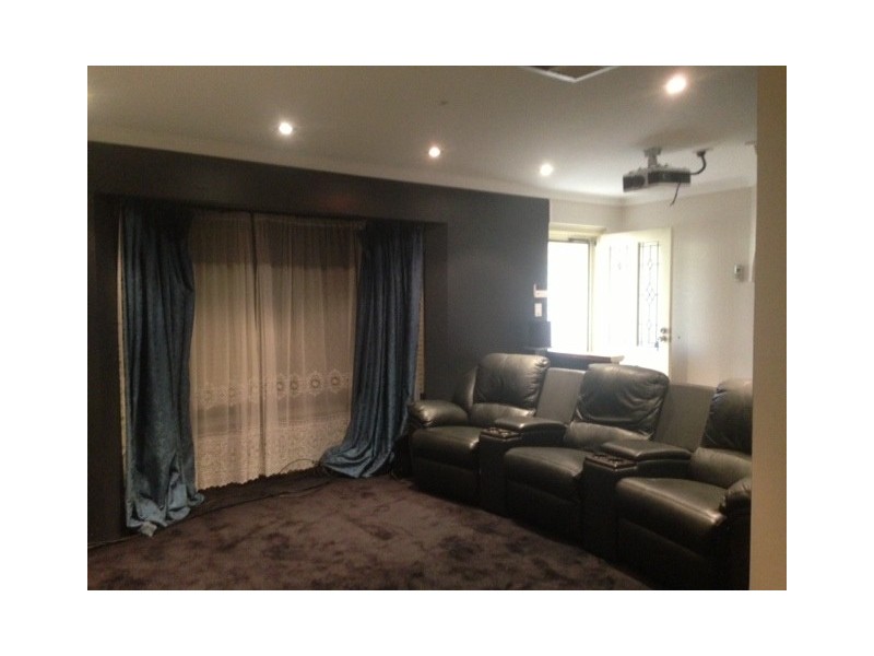 75 Murchison Way, Gosnells WA 6110