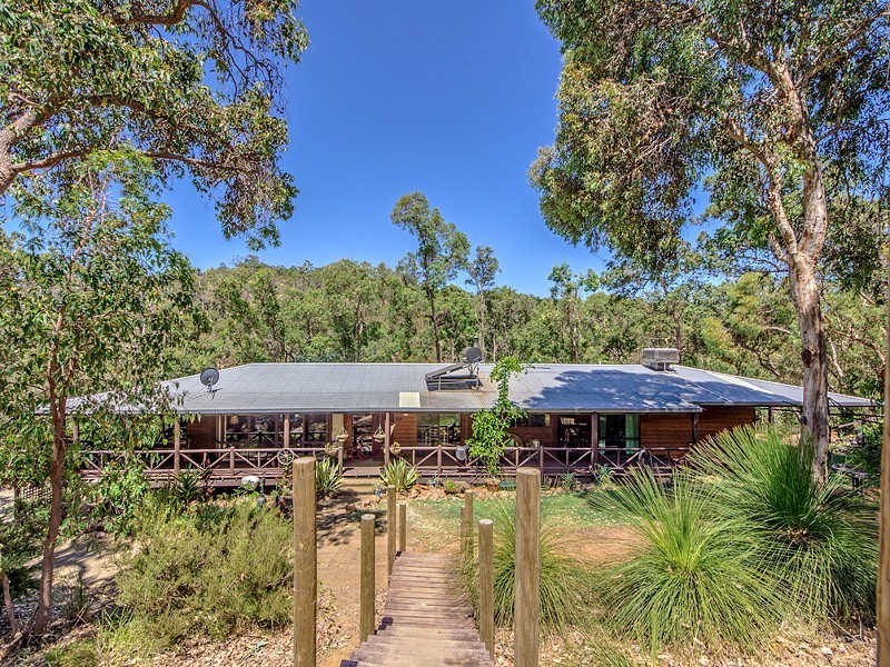 96 Urch Rd, Roleystone WA 6111