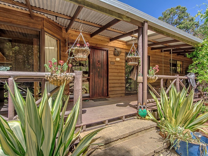 96 Urch Rd, Roleystone WA 6111