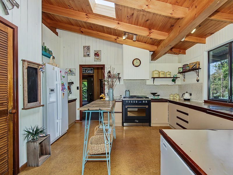 96 Urch Rd, Roleystone WA 6111