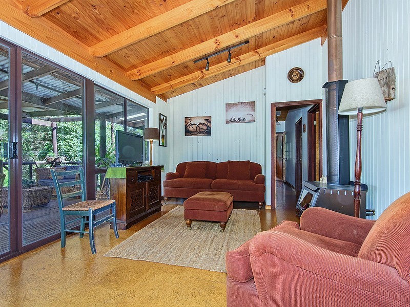 96 Urch Rd, Roleystone WA 6111