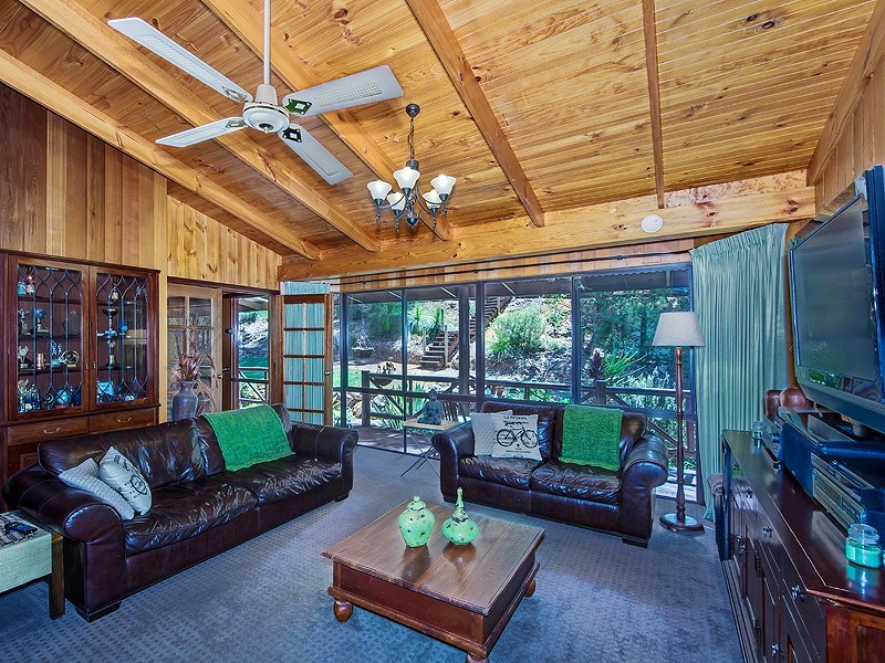 96 Urch Rd, Roleystone WA 6111