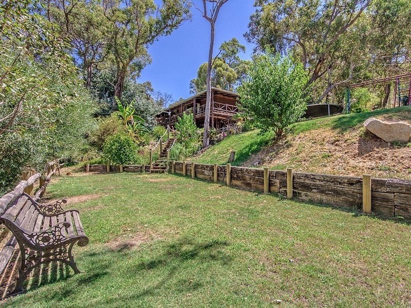 96 Urch Rd, Roleystone WA 6111