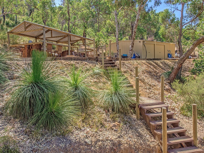 96 Urch Rd, Roleystone WA 6111