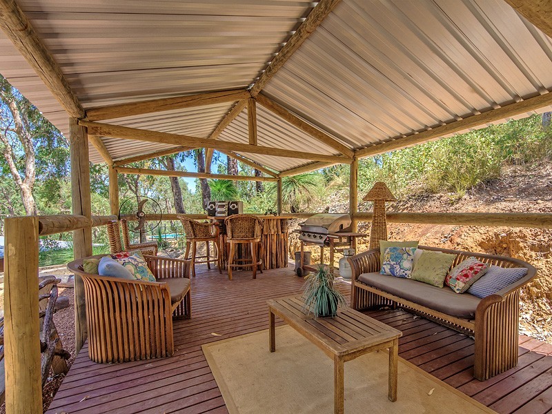 96 Urch Rd, Roleystone WA 6111