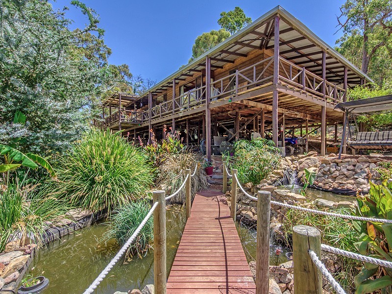 96 Urch Rd, Roleystone WA 6111