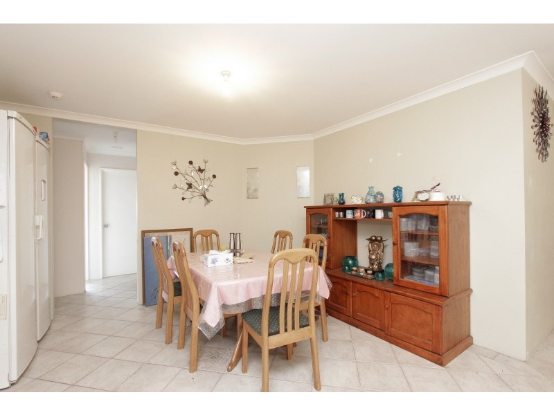 2 Bohemia Grove, Seville Grove WA 6112