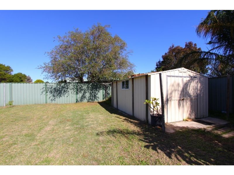 2 Bohemia Grove, Seville Grove WA 6112