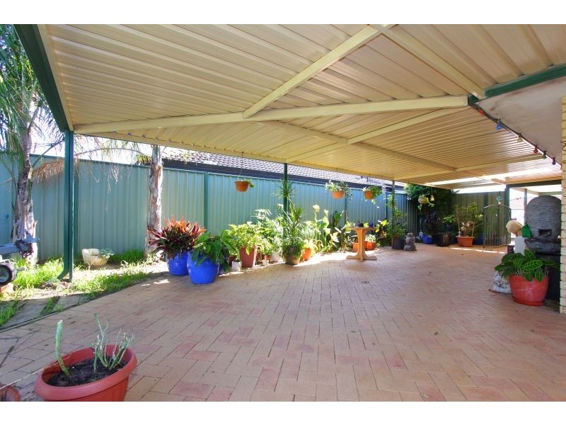 2 Bohemia Grove, Seville Grove WA 6112
