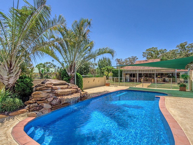 1533 Leslie St, Southern River WA 6110