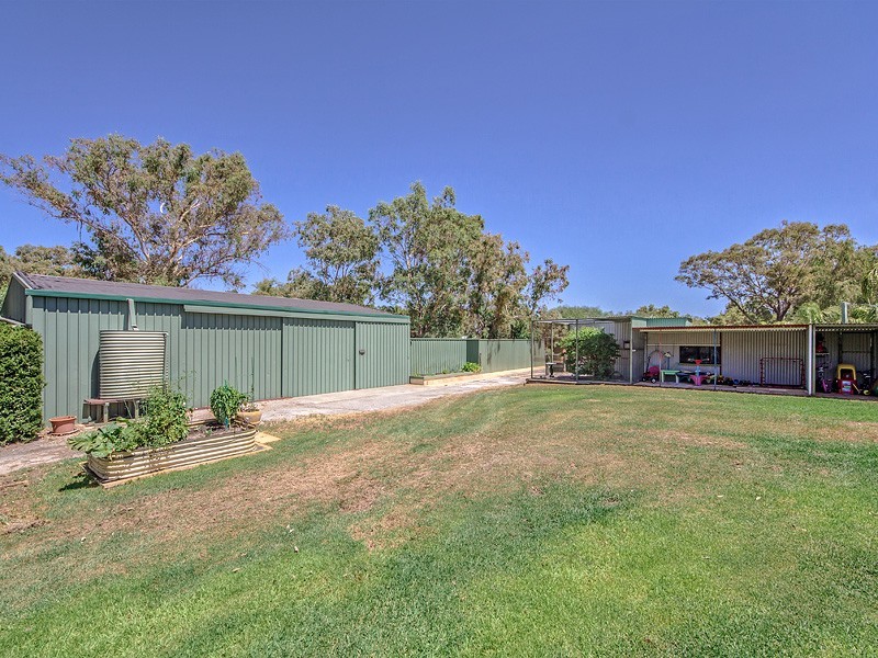 1533 Leslie St, Southern River WA 6110