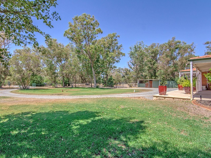 1533 Leslie St, Southern River WA 6110