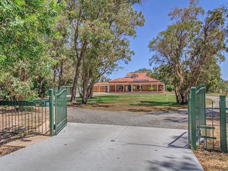 1533 Leslie St, Southern River WA 6110
