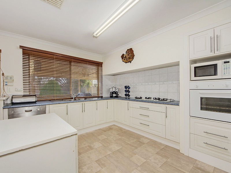 Seville Grove WA 6112