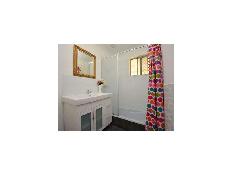 25 Lemon Grove, Seville Grove WA 6112