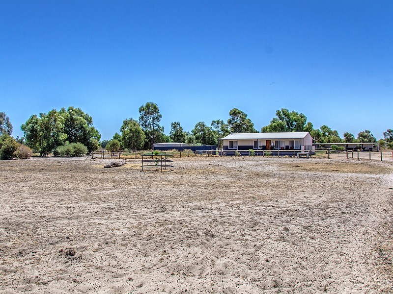 38 Karbro Drive, Cardup WA 6122