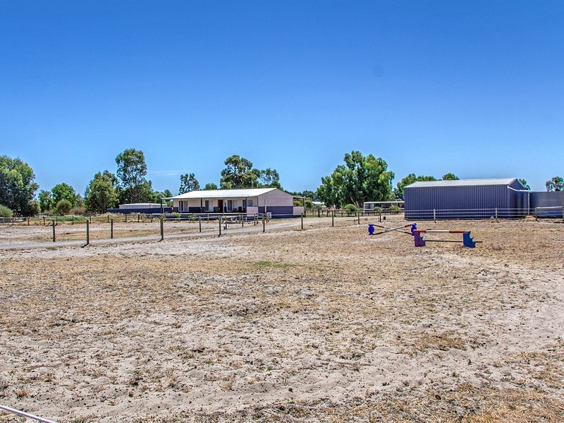 38 Karbro Drive, Cardup WA 6122