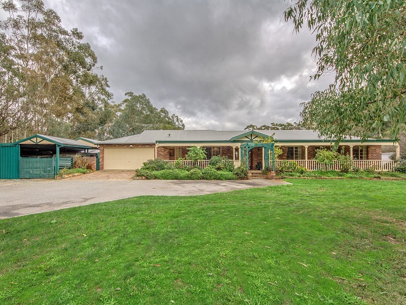 75 Swamp Gum Rd, Oakford WA 6121
