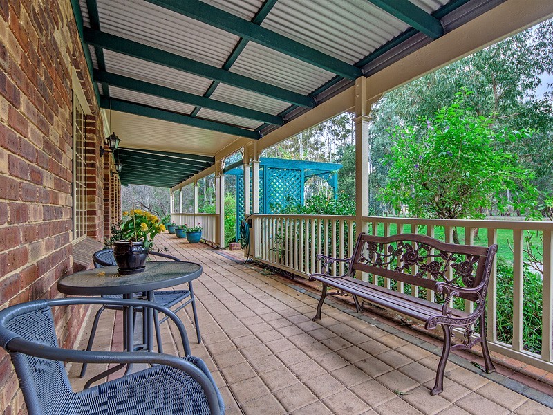 75 Swamp Gum Rd, Oakford WA 6121