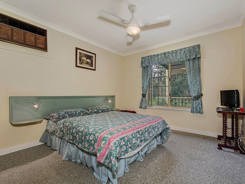 75 Swamp Gum Rd, Oakford WA 6121