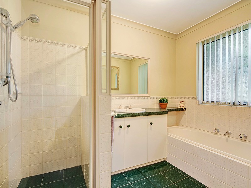 75 Swamp Gum Rd, Oakford WA 6121