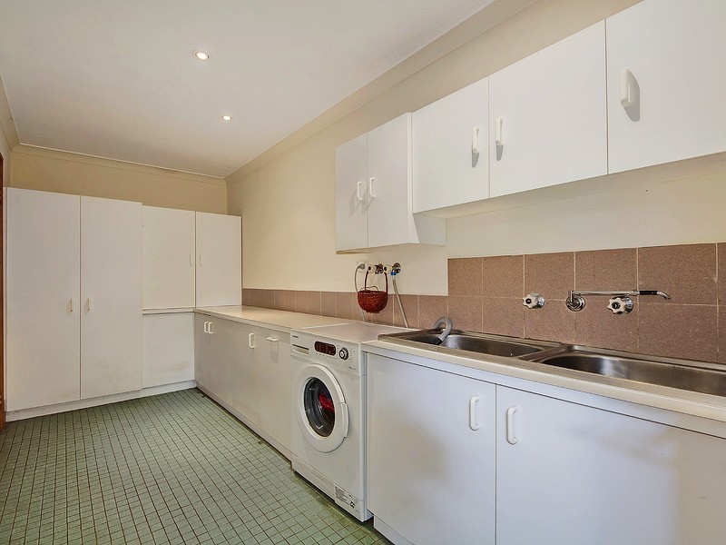 75 Swamp Gum Rd, Oakford WA 6121