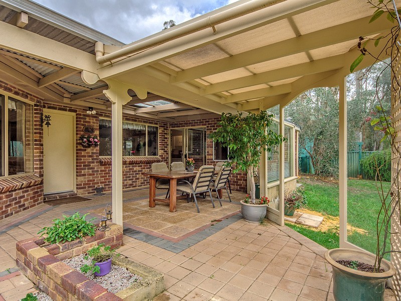 75 Swamp Gum Rd, Oakford WA 6121