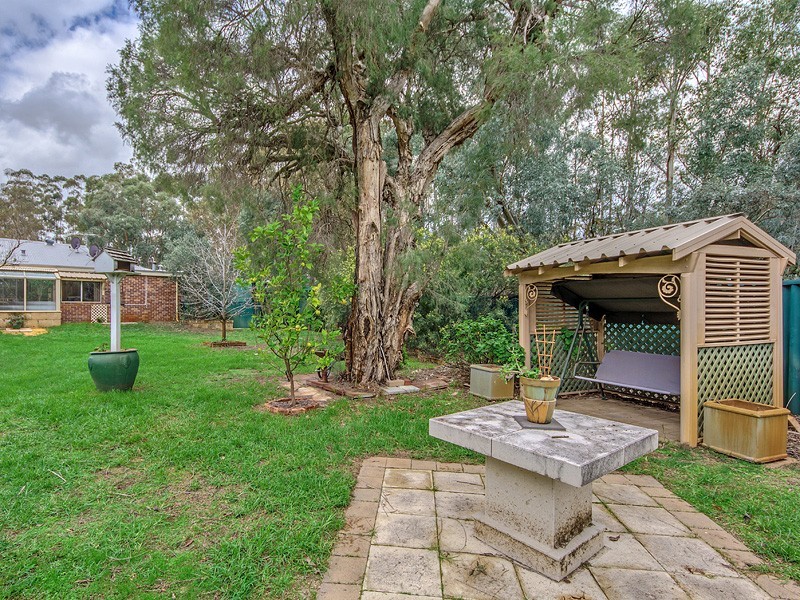 75 Swamp Gum Rd, Oakford WA 6121