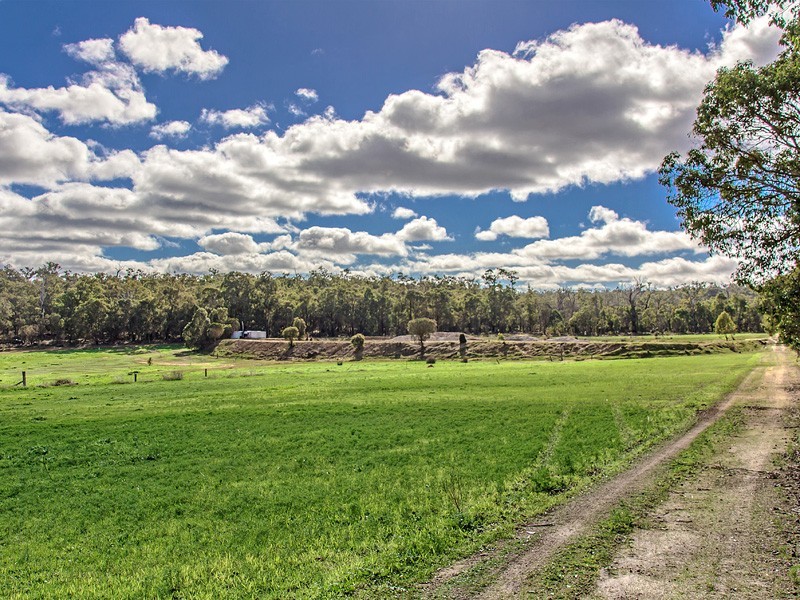 229 Scarp Rd, Keysbrook WA 6126