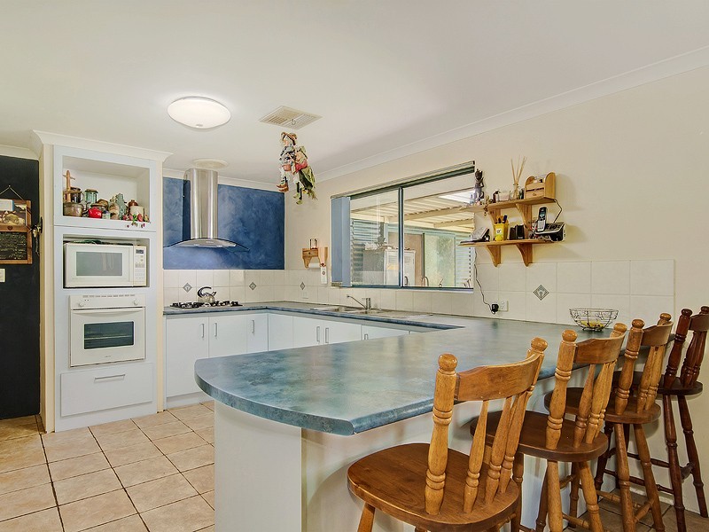 24 Fielder Rd, Serpentine WA 6125