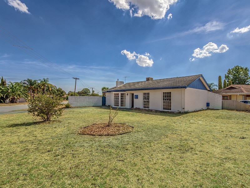 2 Tomah Rd, Armadale WA 6112
