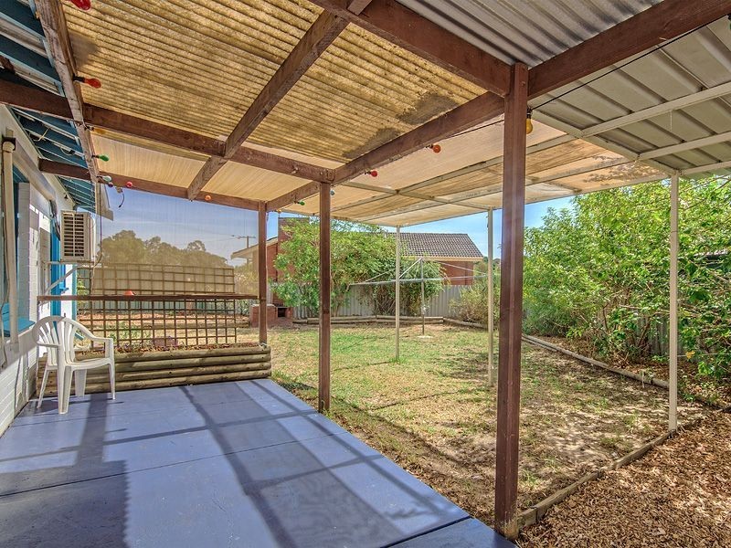 2 Tomah Rd, Armadale WA 6112