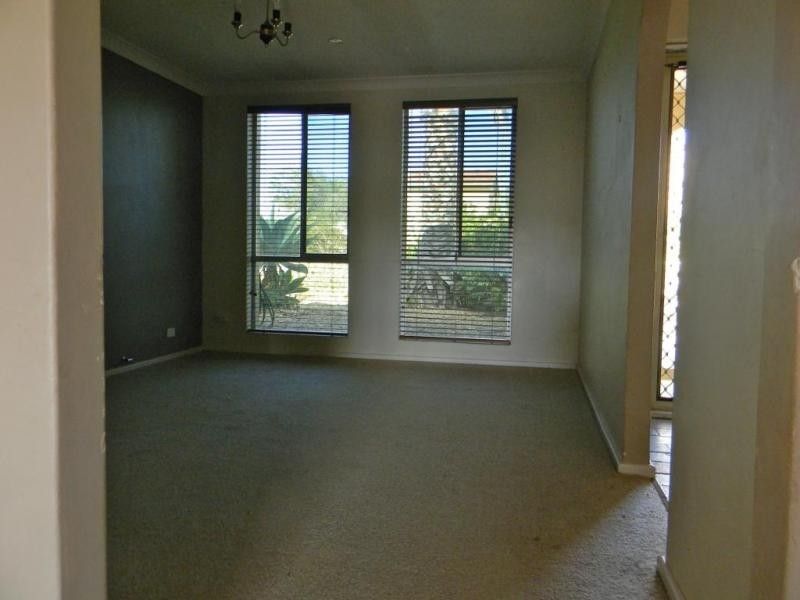 42 Ypres Rd, Camillo WA 6111