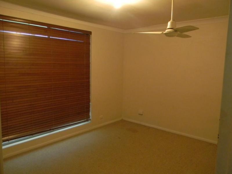 42 Ypres Rd, Camillo WA 6111