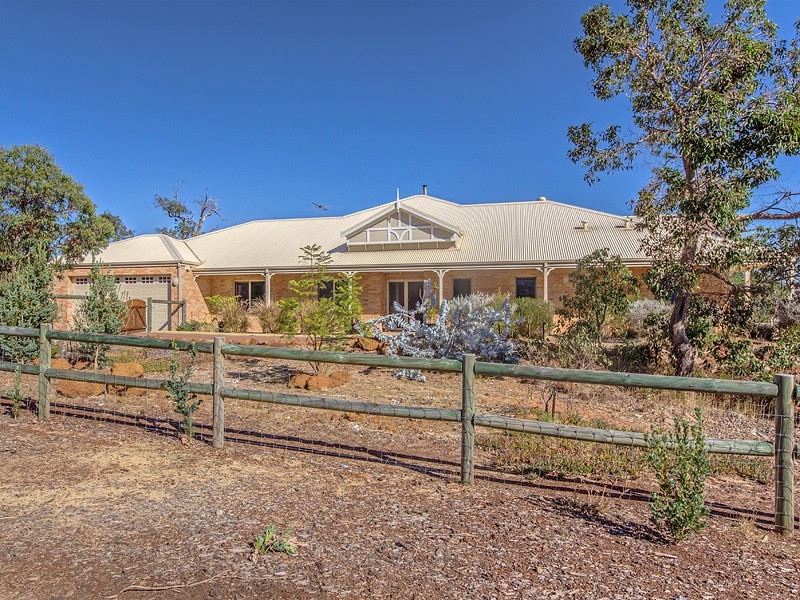 40 Darling Range Drive, Bedfordale WA 6112