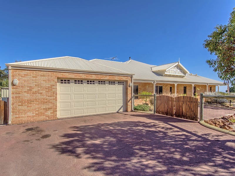 40 Darling Range Drive, Bedfordale WA 6112