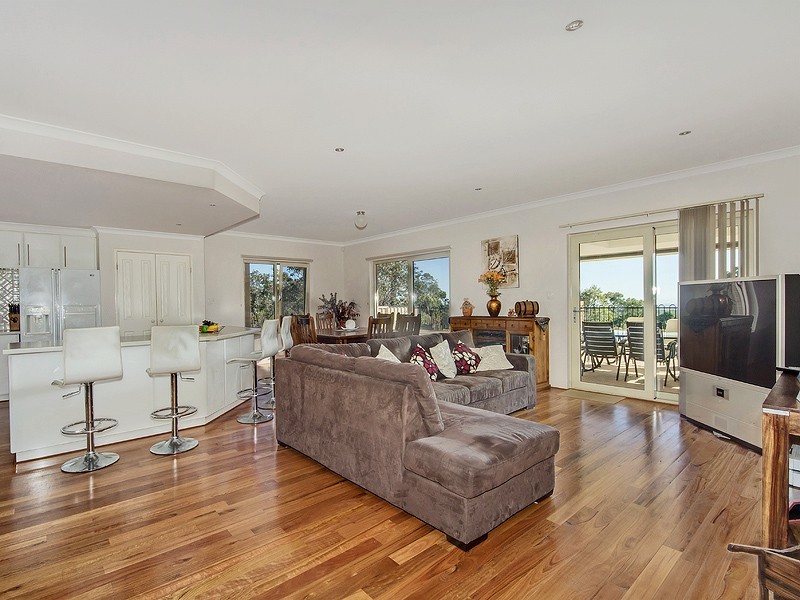 40 Darling Range Drive, Bedfordale WA 6112