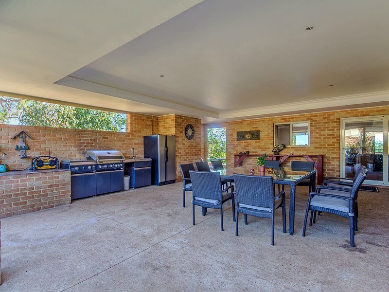 40 Darling Range Drive, Bedfordale WA 6112
