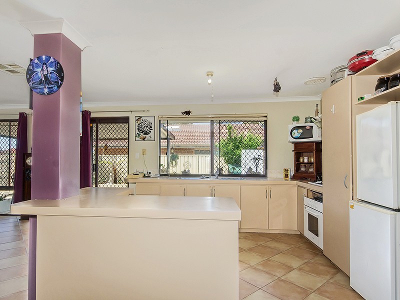 28 Edwards St, Leda WA 6170